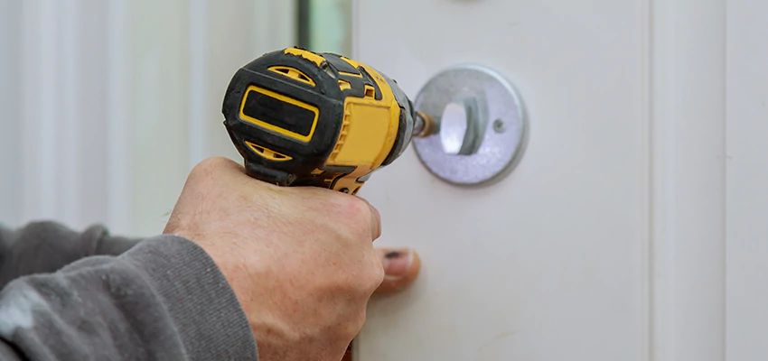 Street Locksmith For Smart Lock Repair in Port Orange, FL